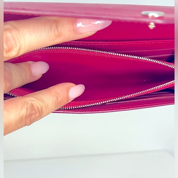 EUC Louis Vuitton Epi Magenta Portefeuille Sarah Leather Snap Zip Wallet COA - Picture 7 of 16